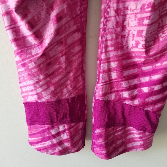 Under Armour Fly By Compression Running Capris - Picture 6 of 9